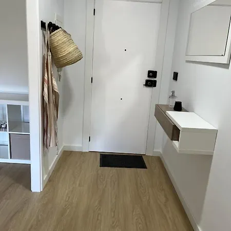 Tia Carmen, Piso Familiar En Centro Bueu